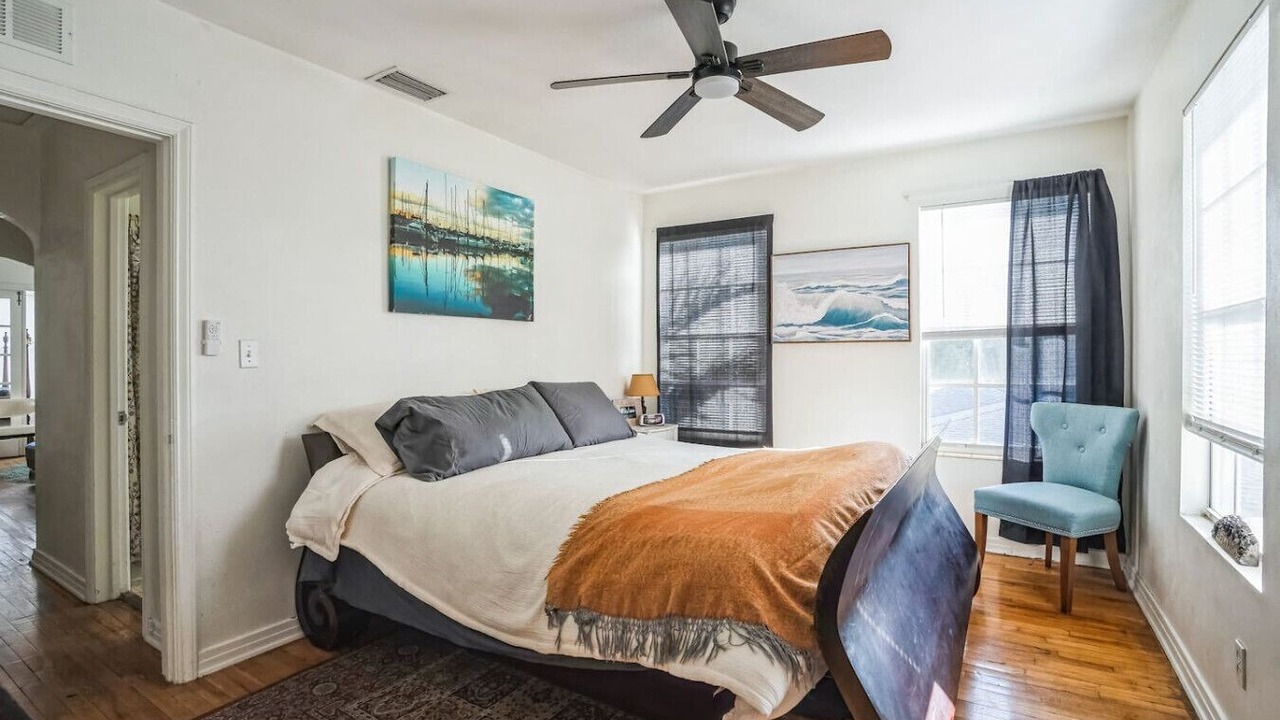 Photo of Bedroom in Crescent Lake