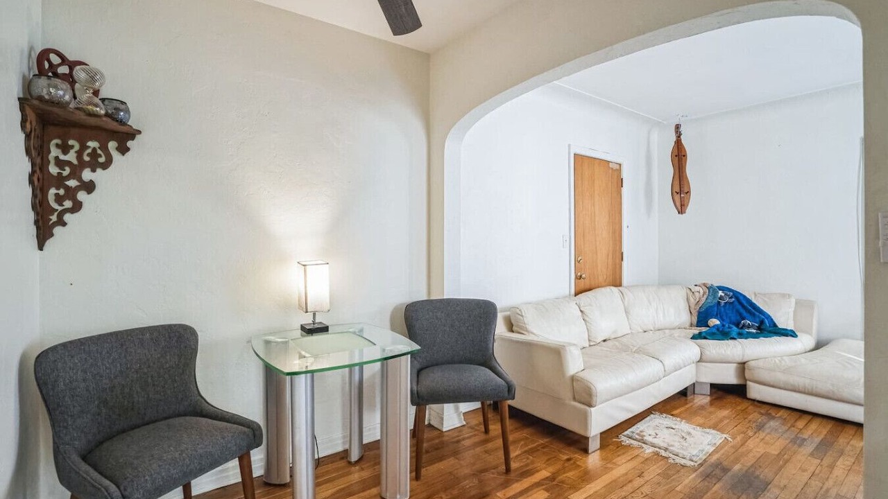 Photo of Livingroom in Crescent Lake