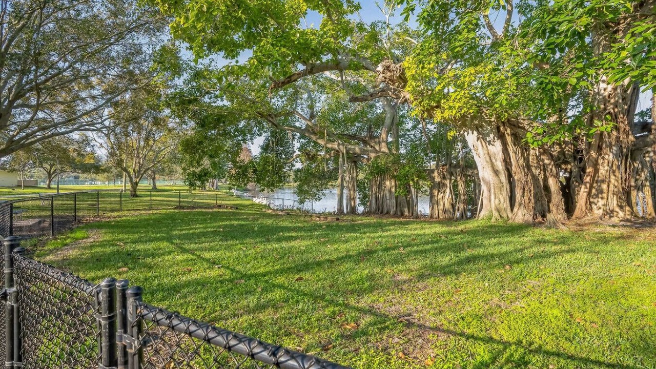 Photo of Outdoor in Crescent Lake