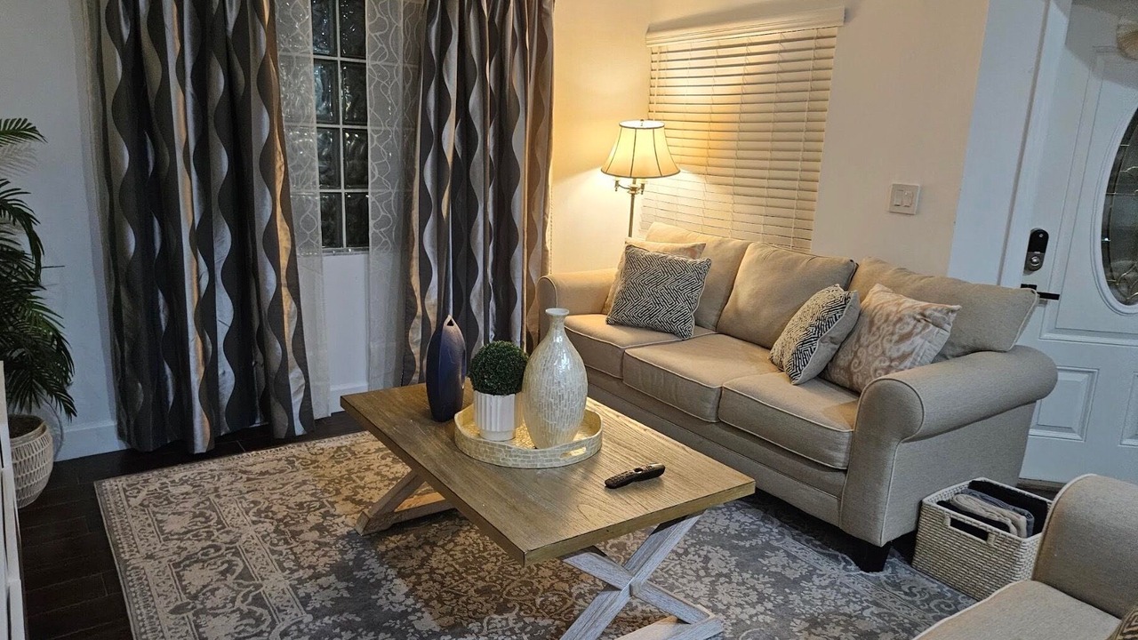 Photo of Livingroom in Pembroke Pines