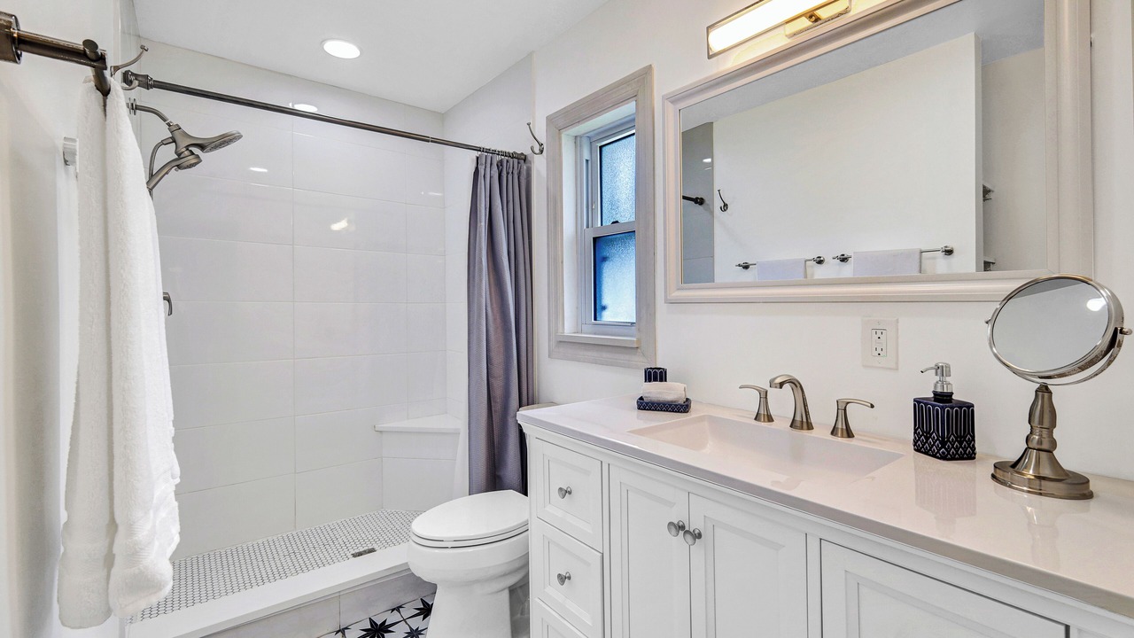 Photo of Bathroom in Connors