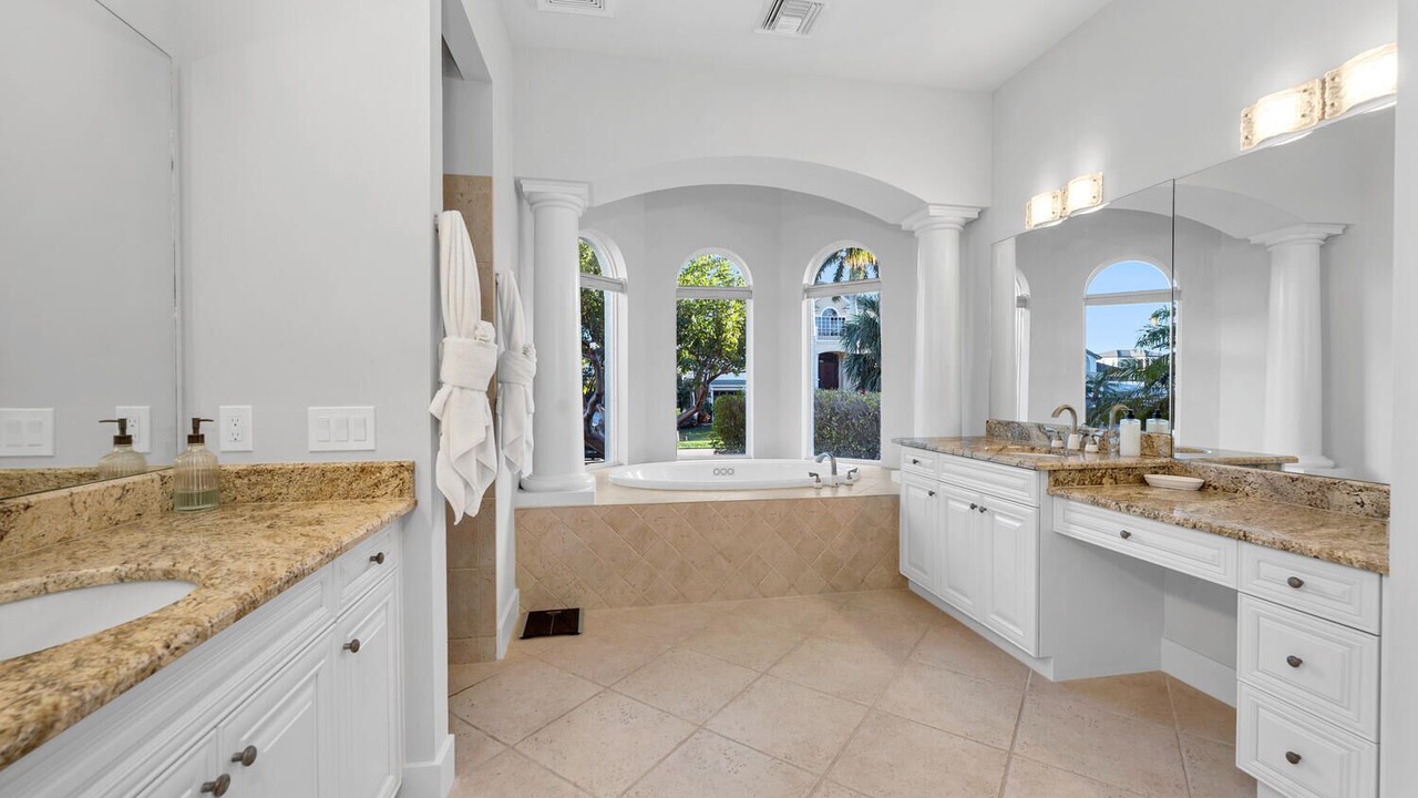 Photo of Bathroom in Vanderbilt Beach