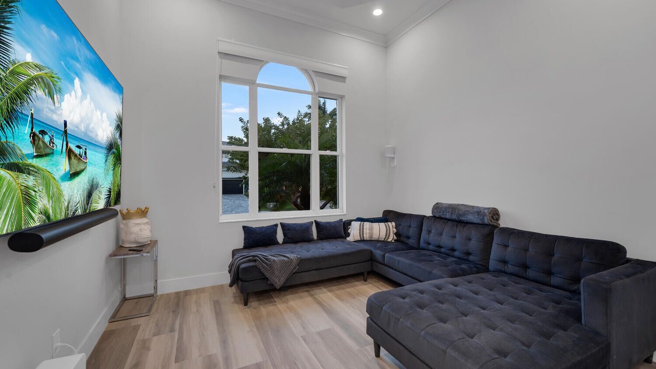 Photo of Livingroom in Vanderbilt Beach
