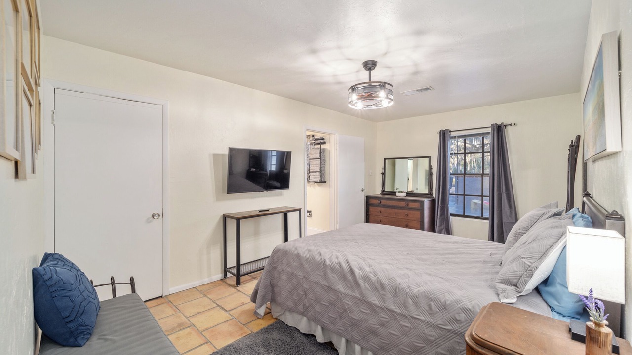 Photo of Bedroom in Historic District