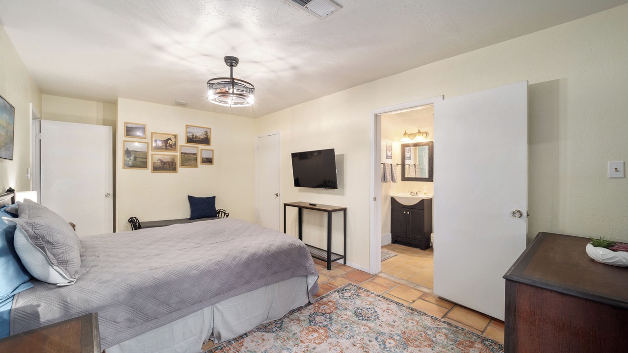 Photo of Bedroom in Historic District