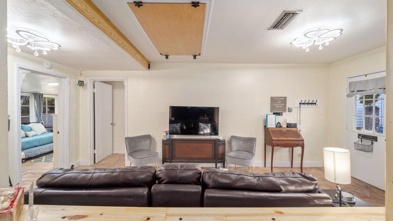 Photo of Livingroom in Historic District