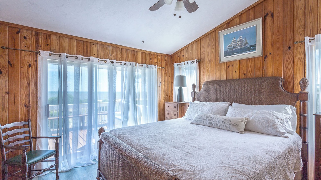 Photo of Bedroom in Alligator Point