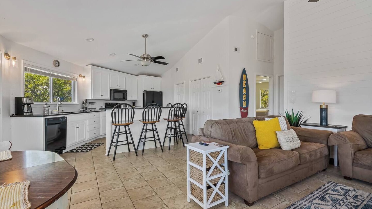 Photo of Livingroom in Panacea
