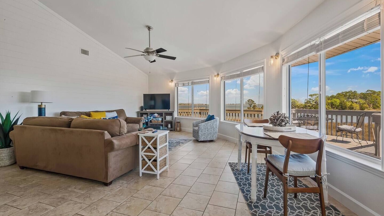 Photo of Livingroom in Panacea