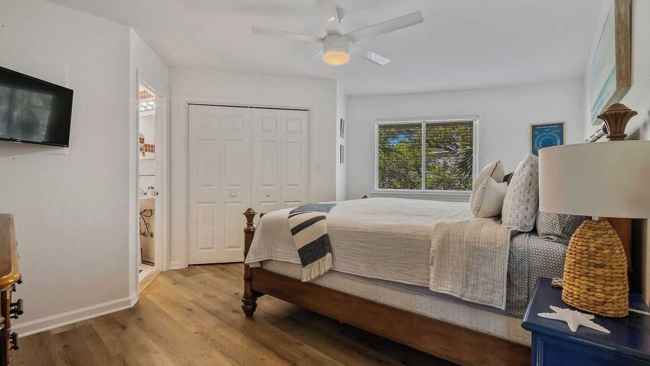 Photo of Bedroom in Panacea