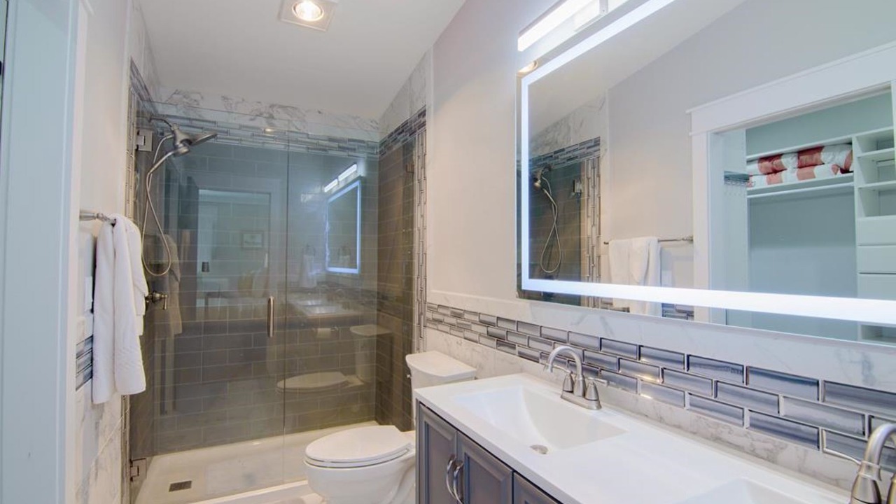 Photo of Bathroom in Eastpoint