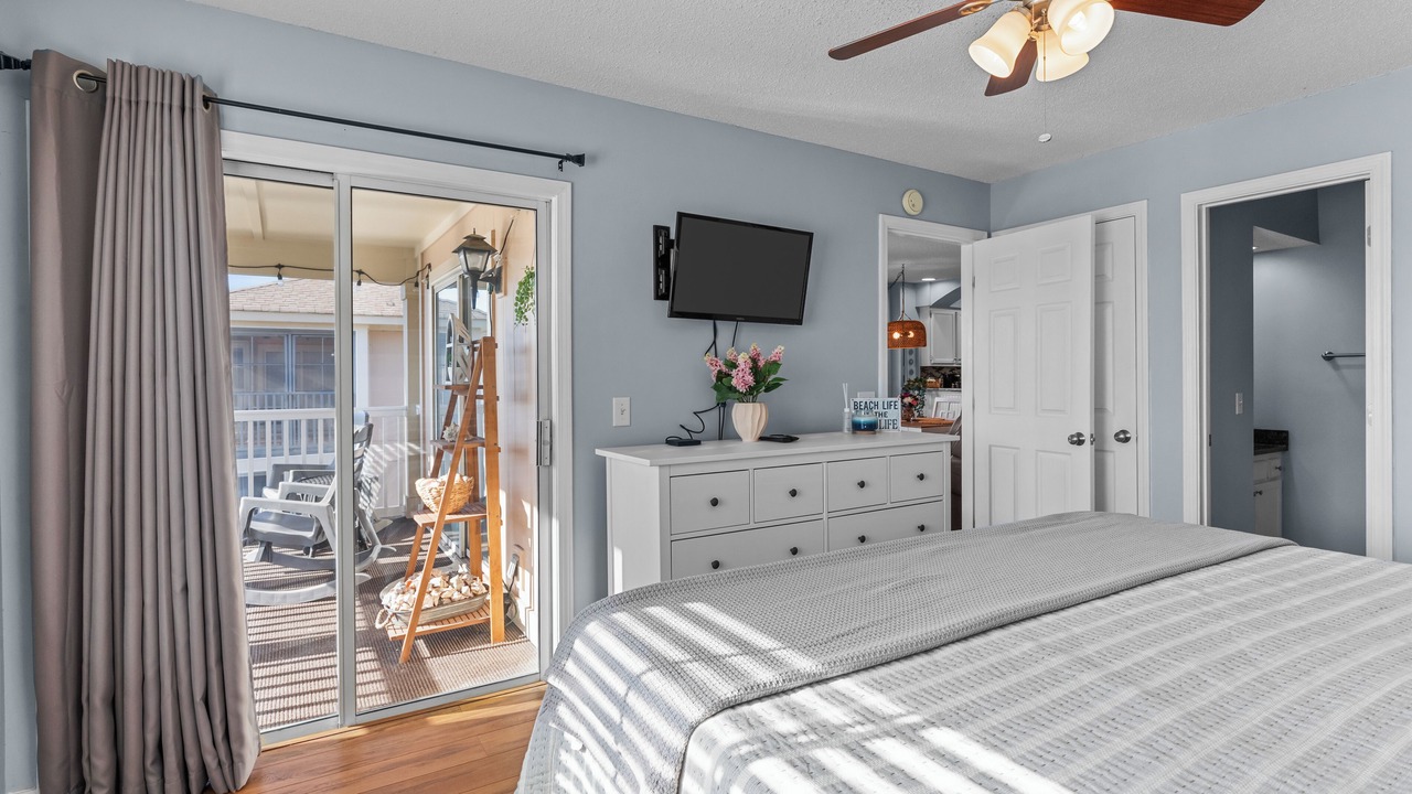 Photo of Bedroom in Cherry Grove Beach