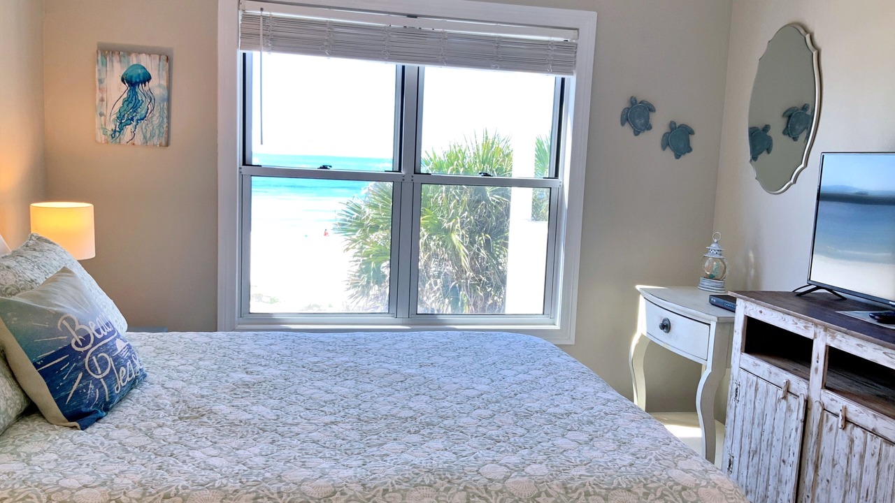 Photo of Bedroom in Alabama Gulf Coast