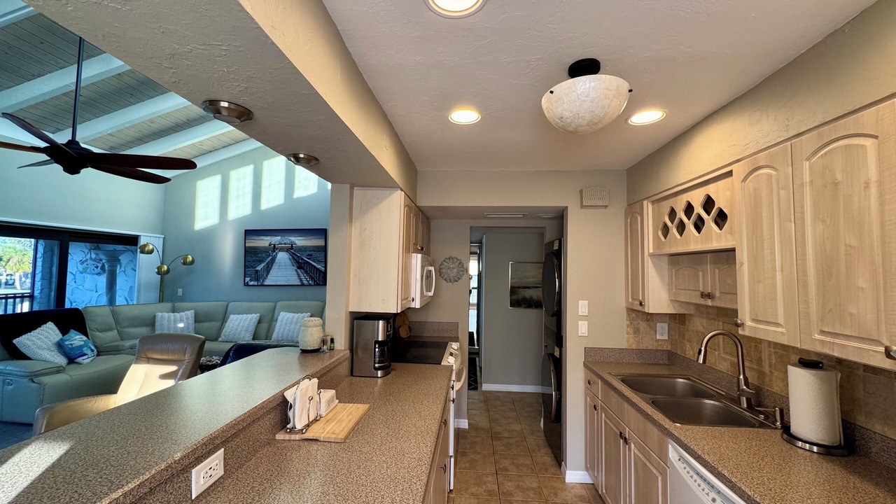 Photo of Kitchen in Golden Beach