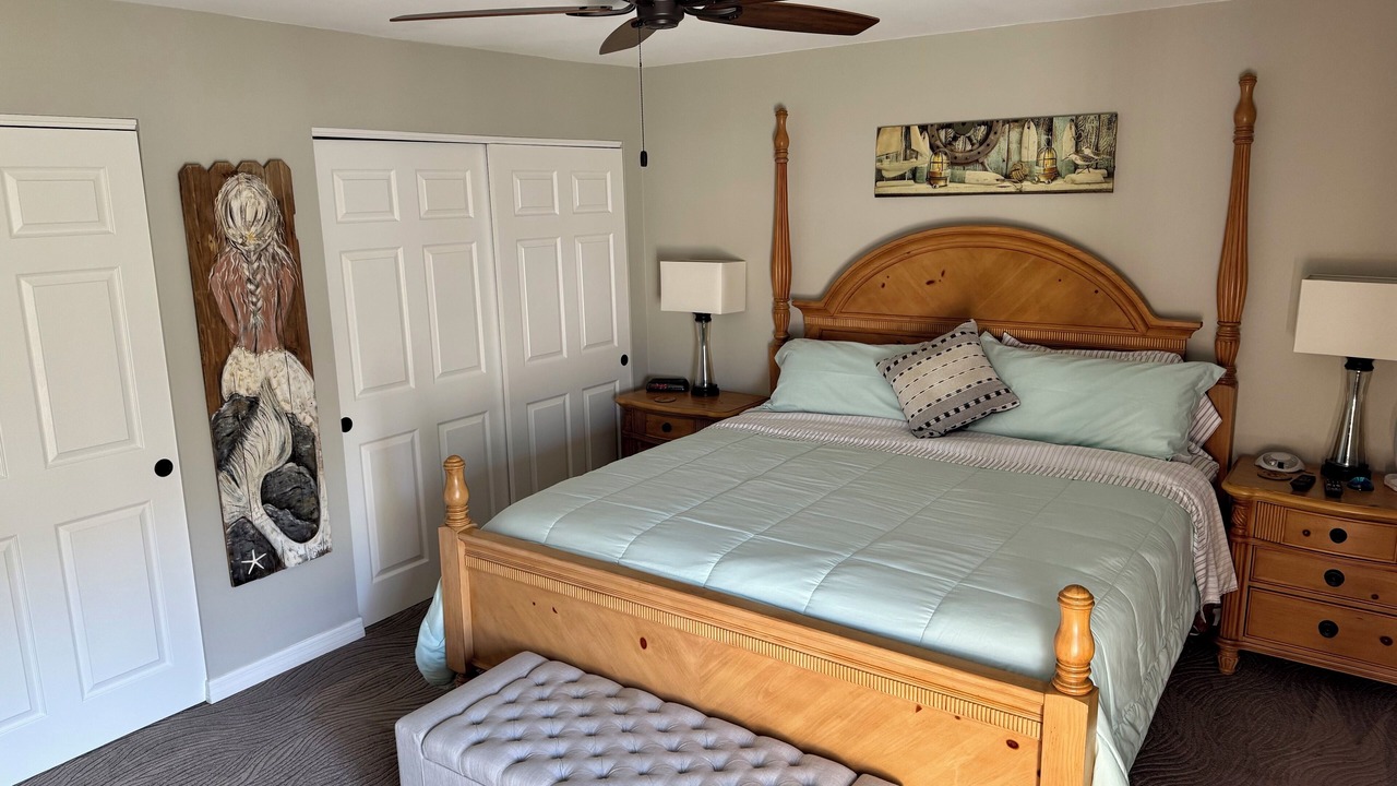 Photo of Bedroom in Golden Beach