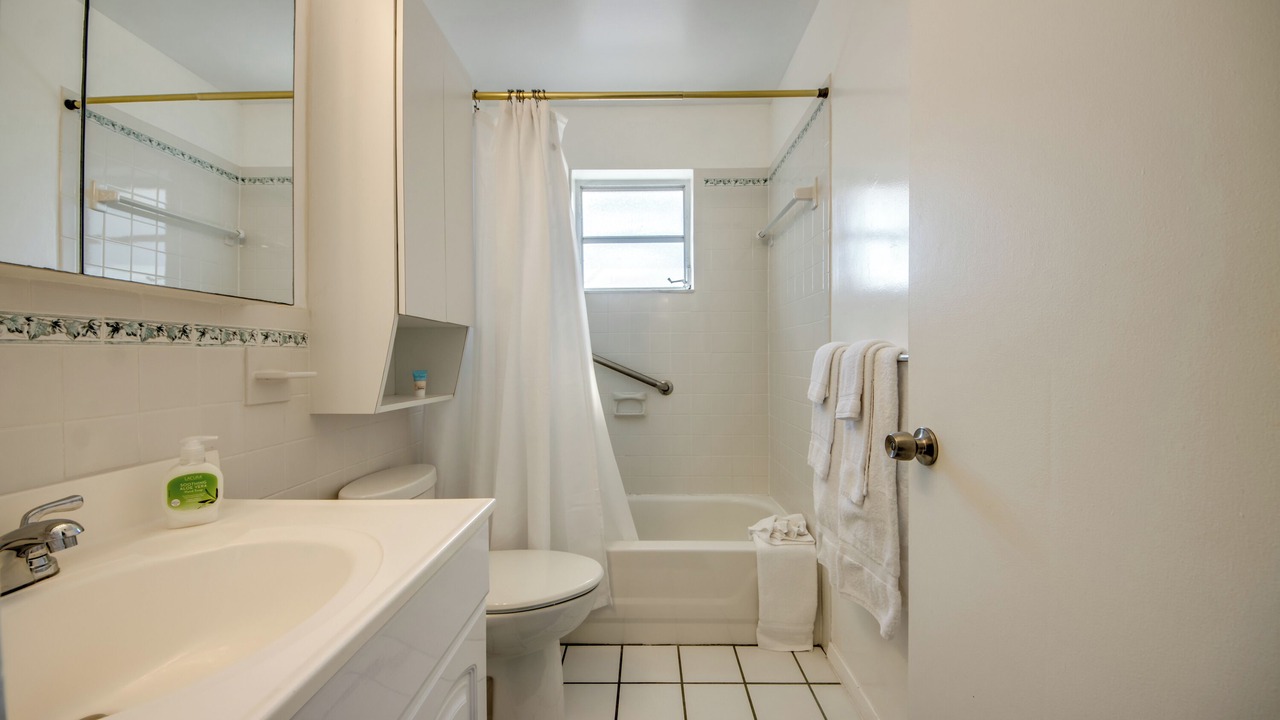 Photo of Bathroom in Mid Island