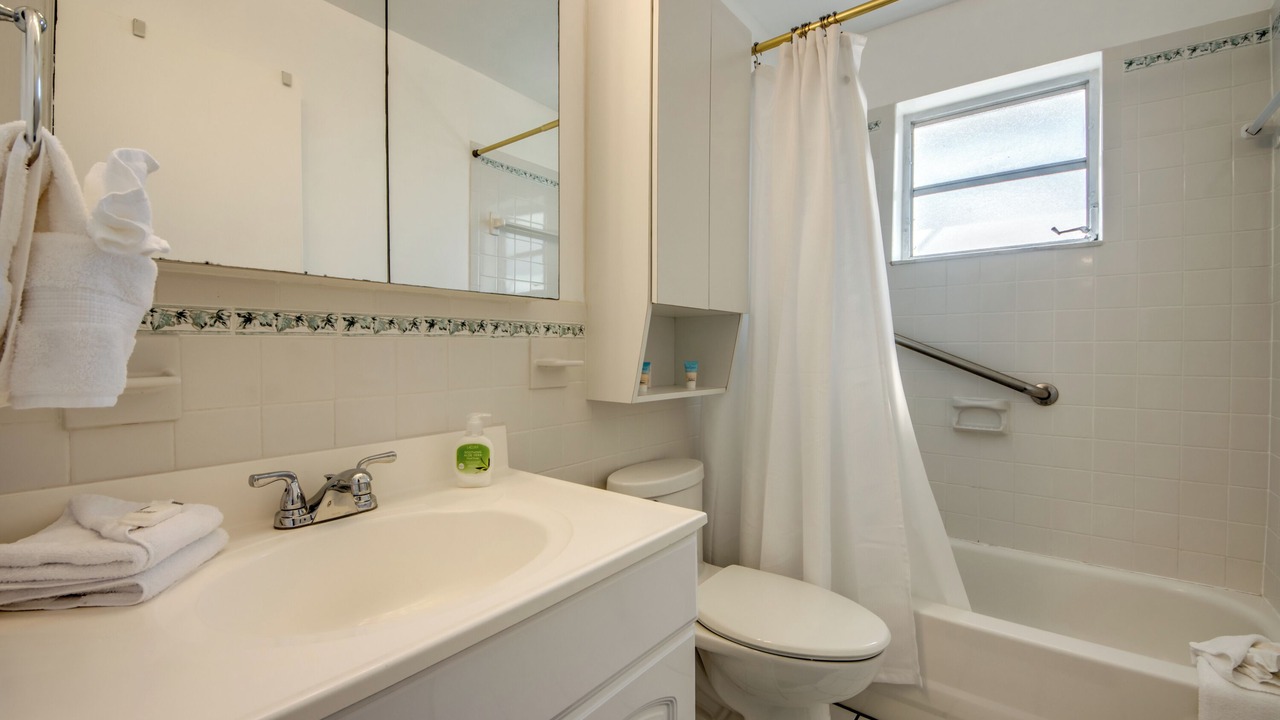 Photo of Bathroom in Mid Island