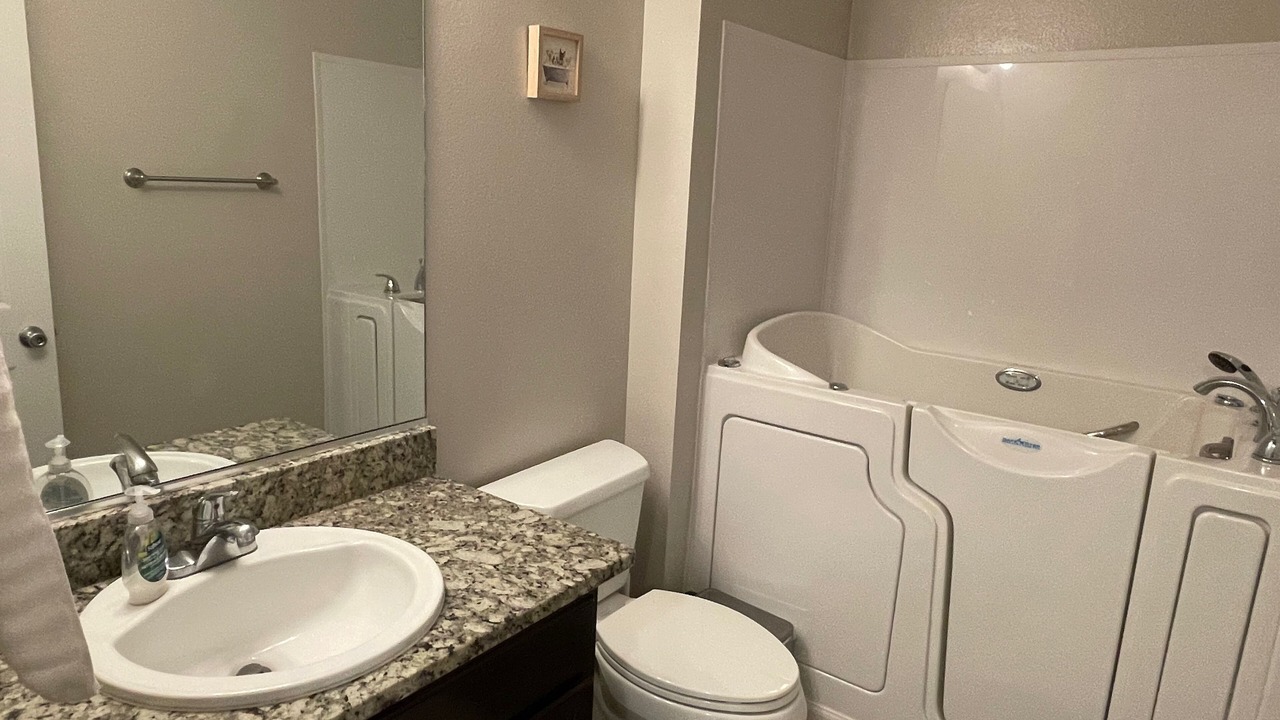 Photo of Bathroom in Duval