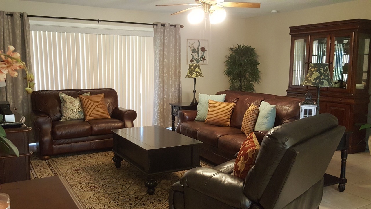 Photo of Livingroom in Golden Beach Estates