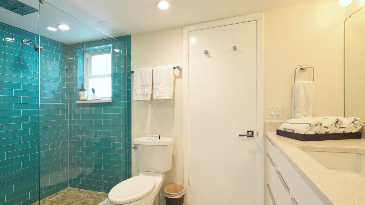 Photo of Bathroom in Bay Esplanade