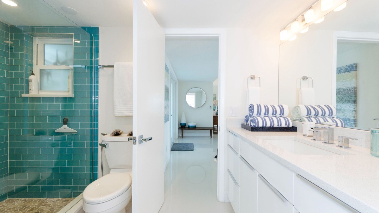 Photo of Bathroom in Bay Esplanade