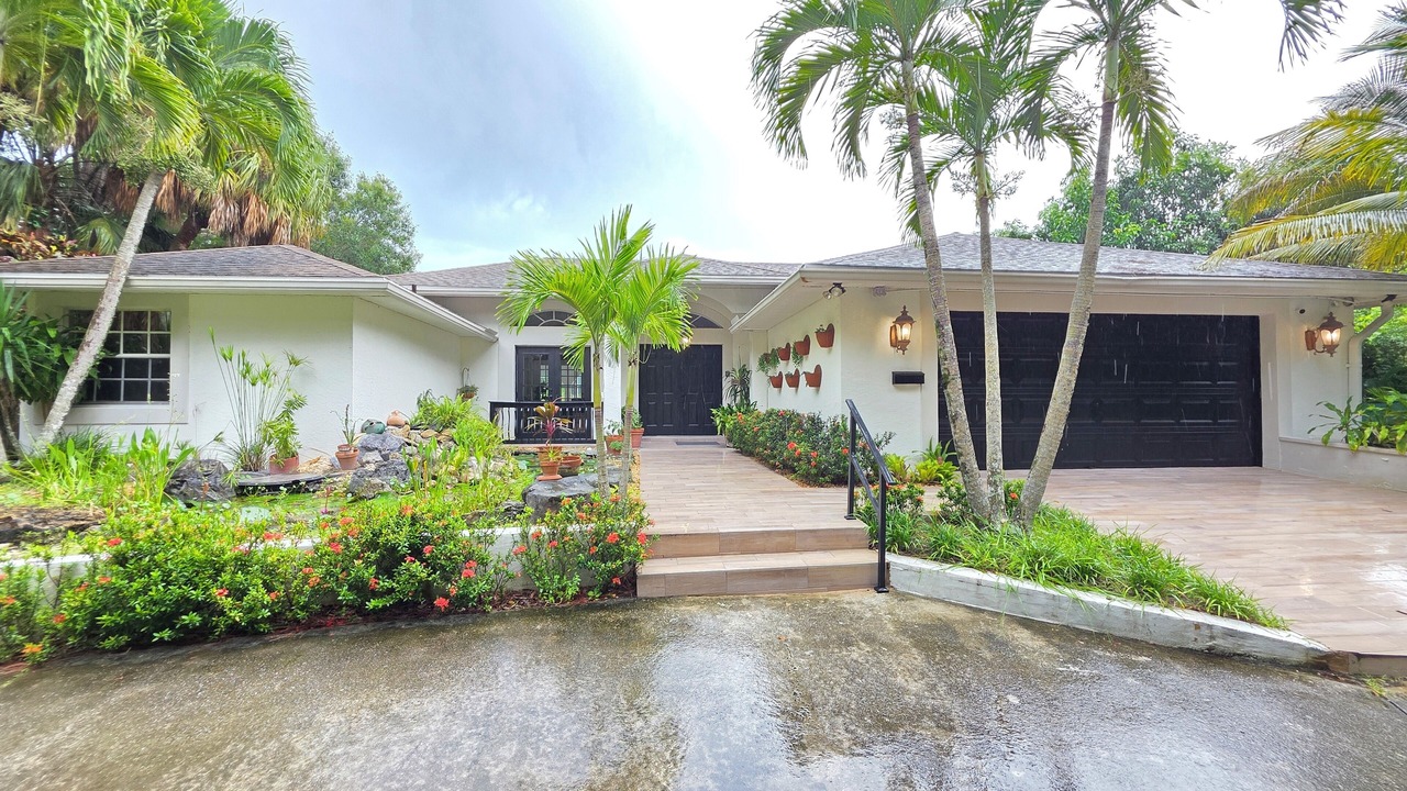 Photo of Outdoor in Jupiter Farms
