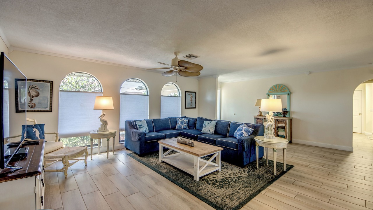 Photo of Livingroom in Caloosahatchee