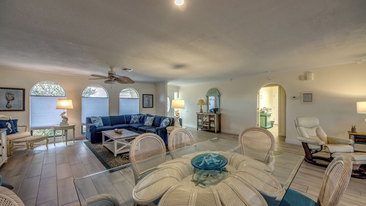 Photo of Livingroom in Caloosahatchee