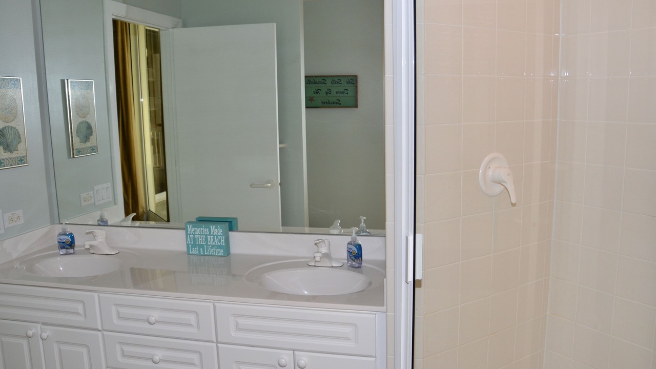 Photo of Bathroom in Navarre Beach