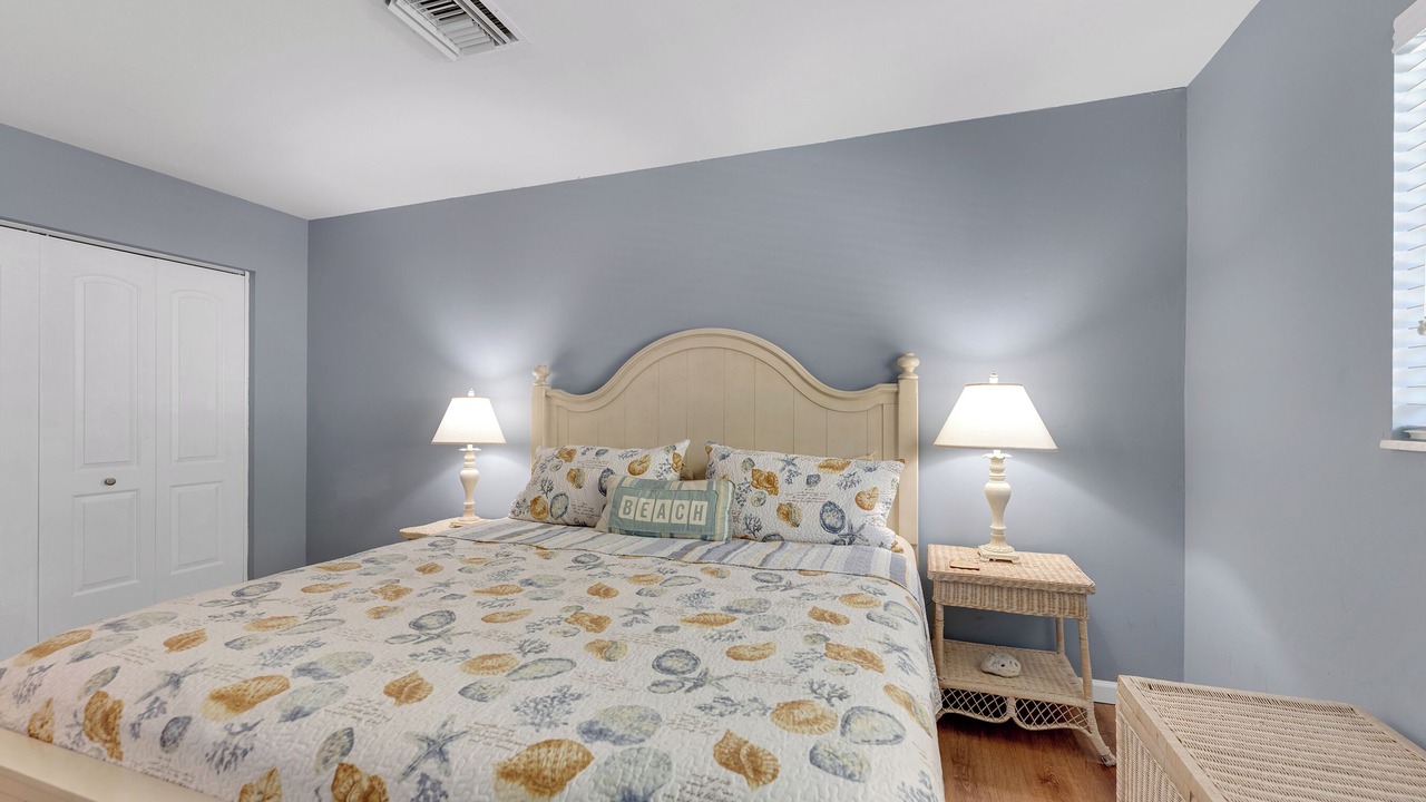 Photo of Bedroom in Beach Club Colony