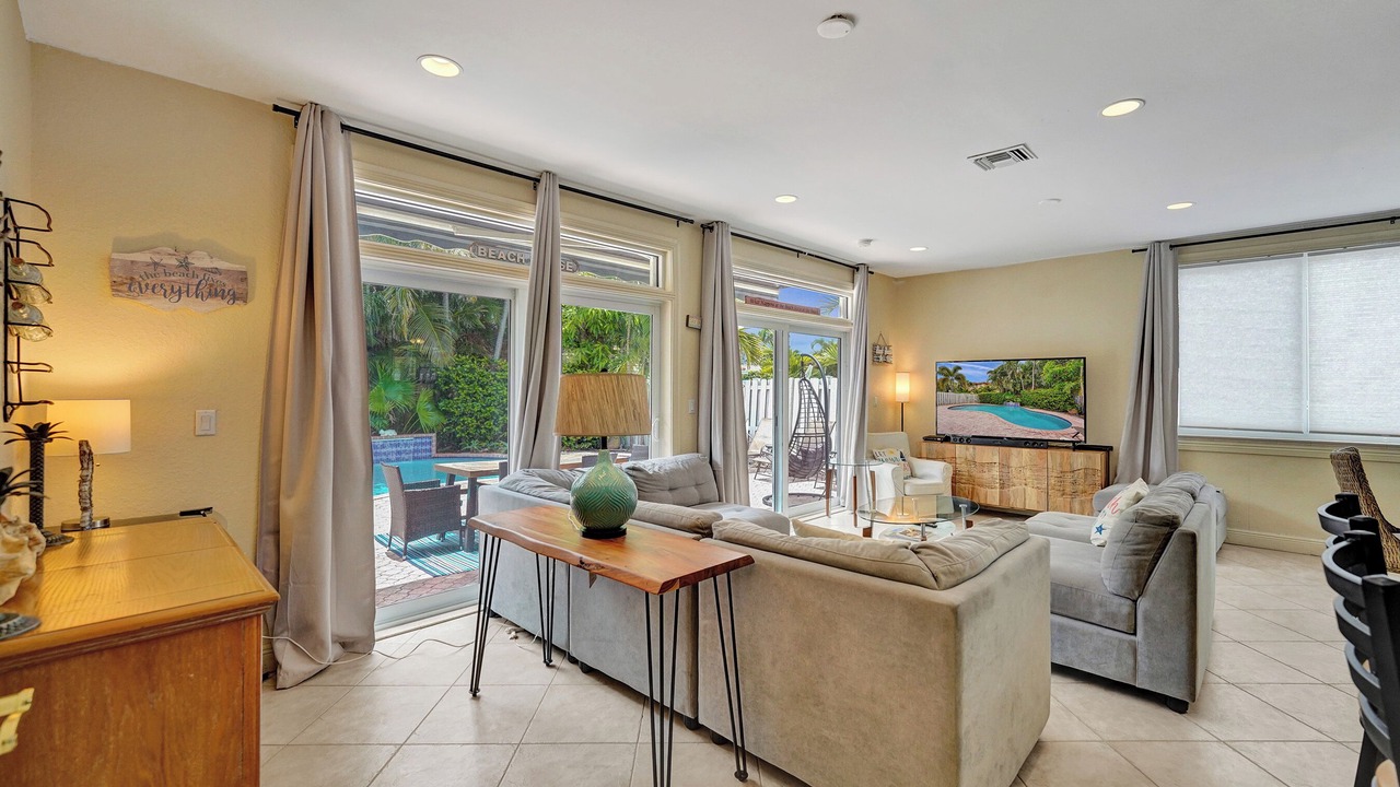 Photo of Bedroom in Lauderdale-by-the-Sea