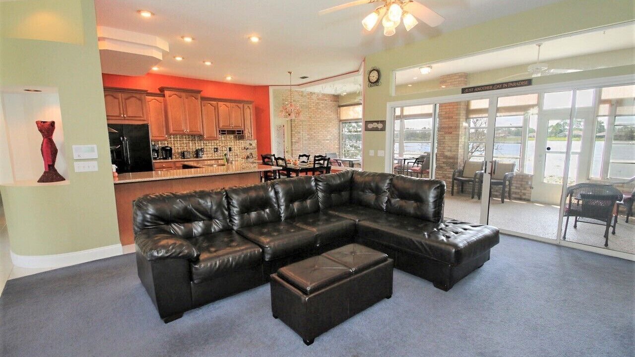 Photo of Livingroom in Deltona Lakes