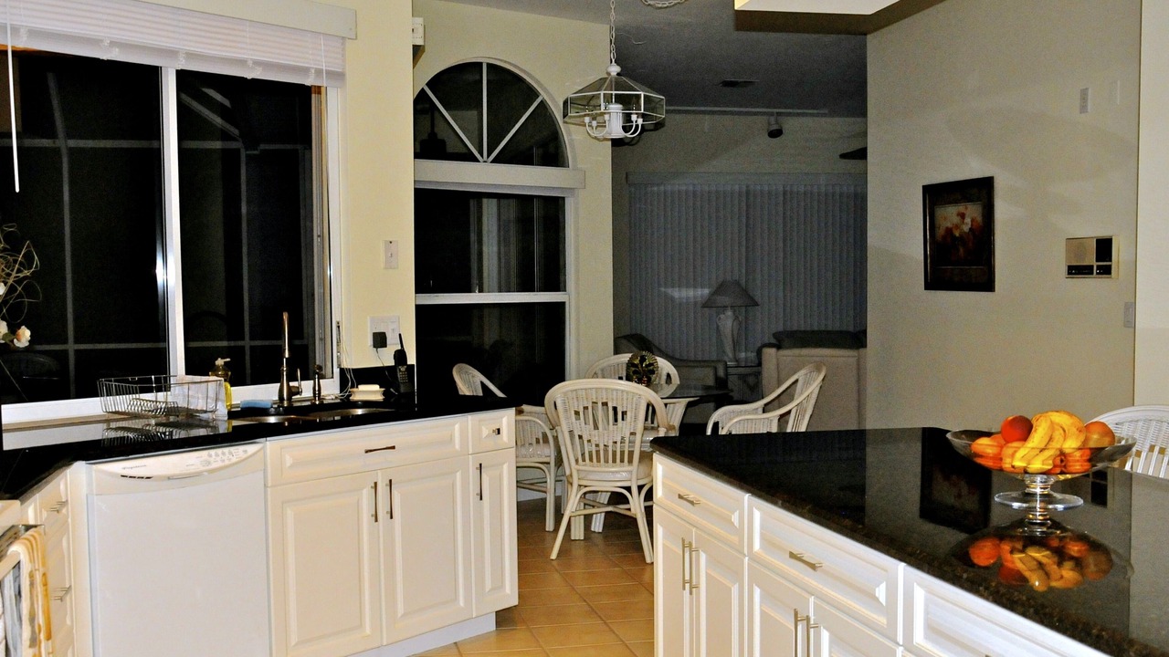 Photo of Bedroom in Golden Beach