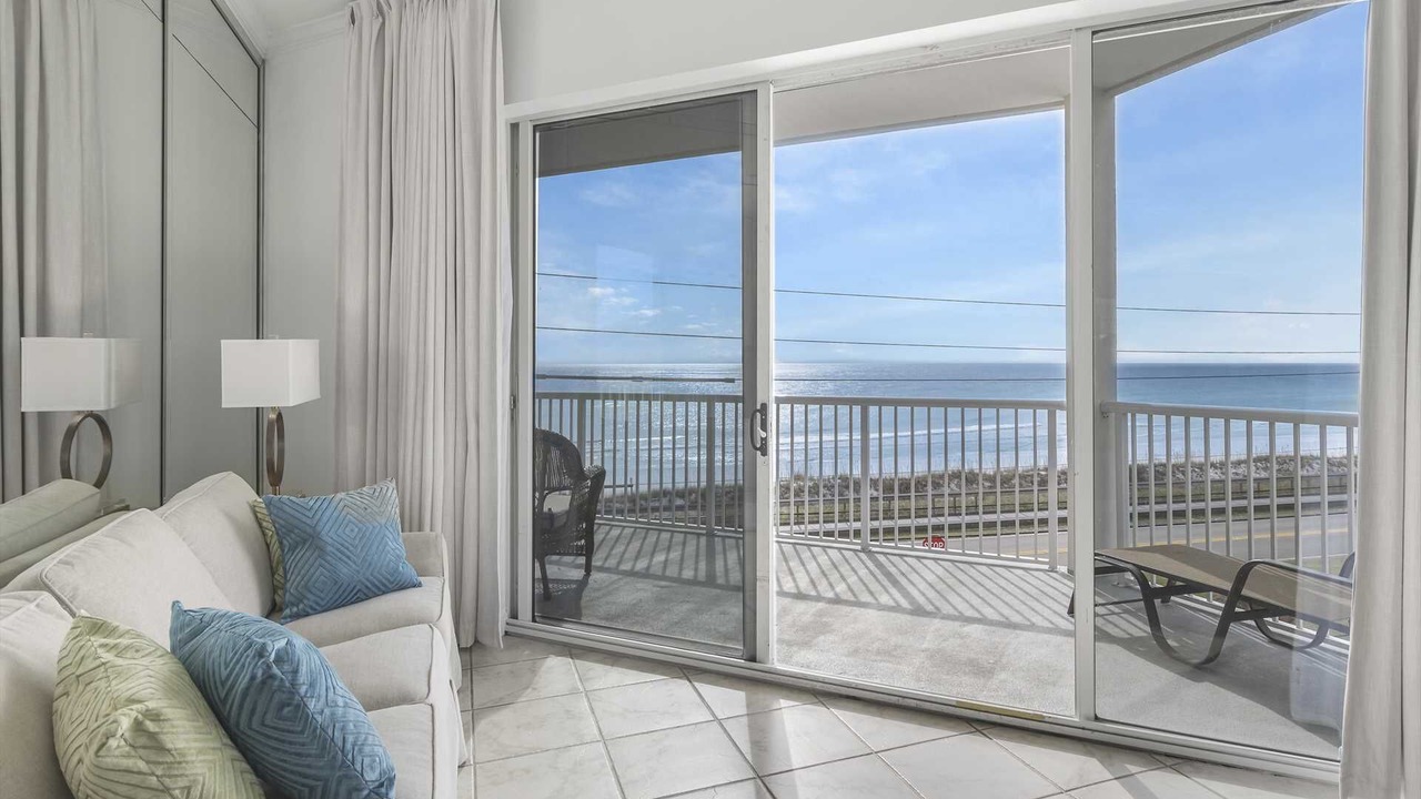 Photo of Livingroom in Avalon Beach Estates