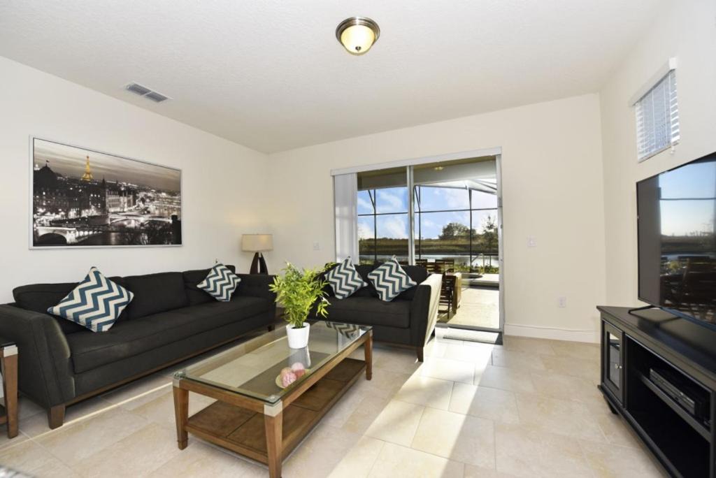 Photo of Livingroom in Davenport