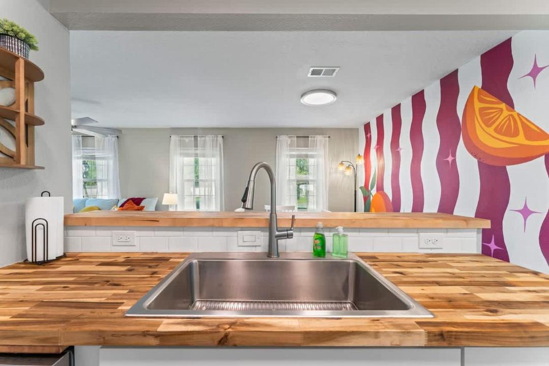 Photo of Kitchen in Lakeshore South