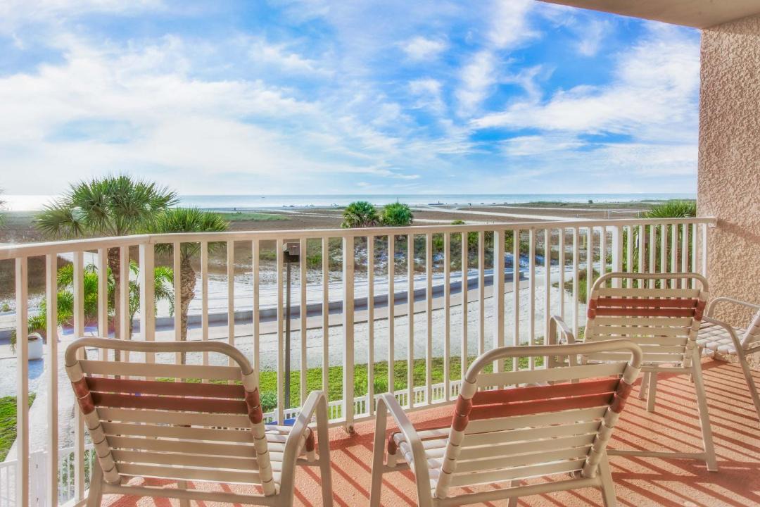 Photo of Patio Balcony in Treasure Island