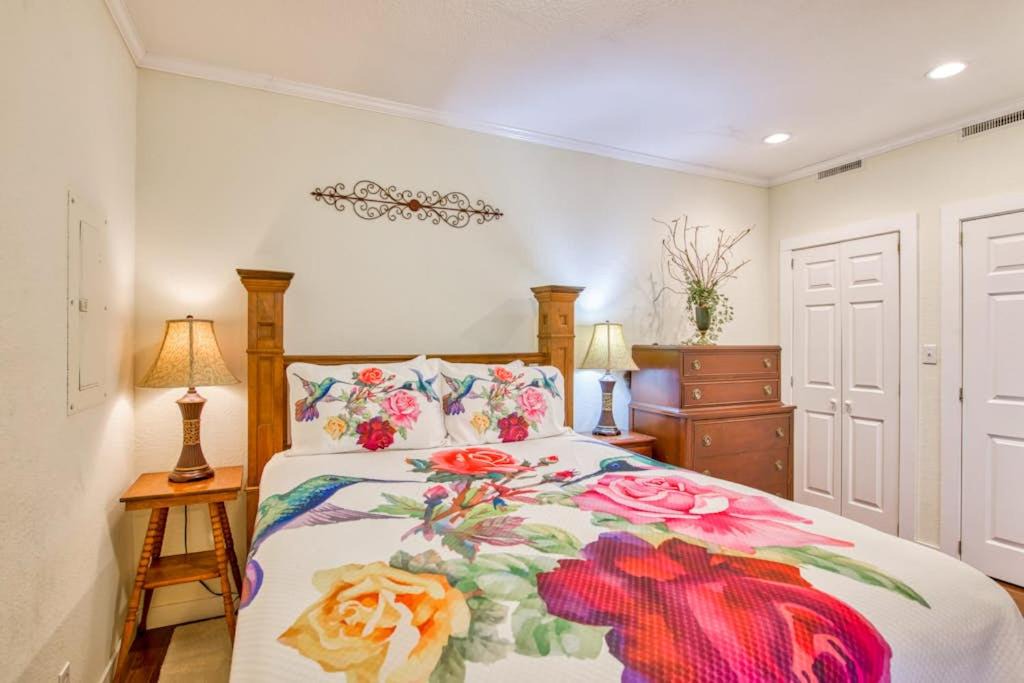 Photo of Bedroom in Lake Junaluska