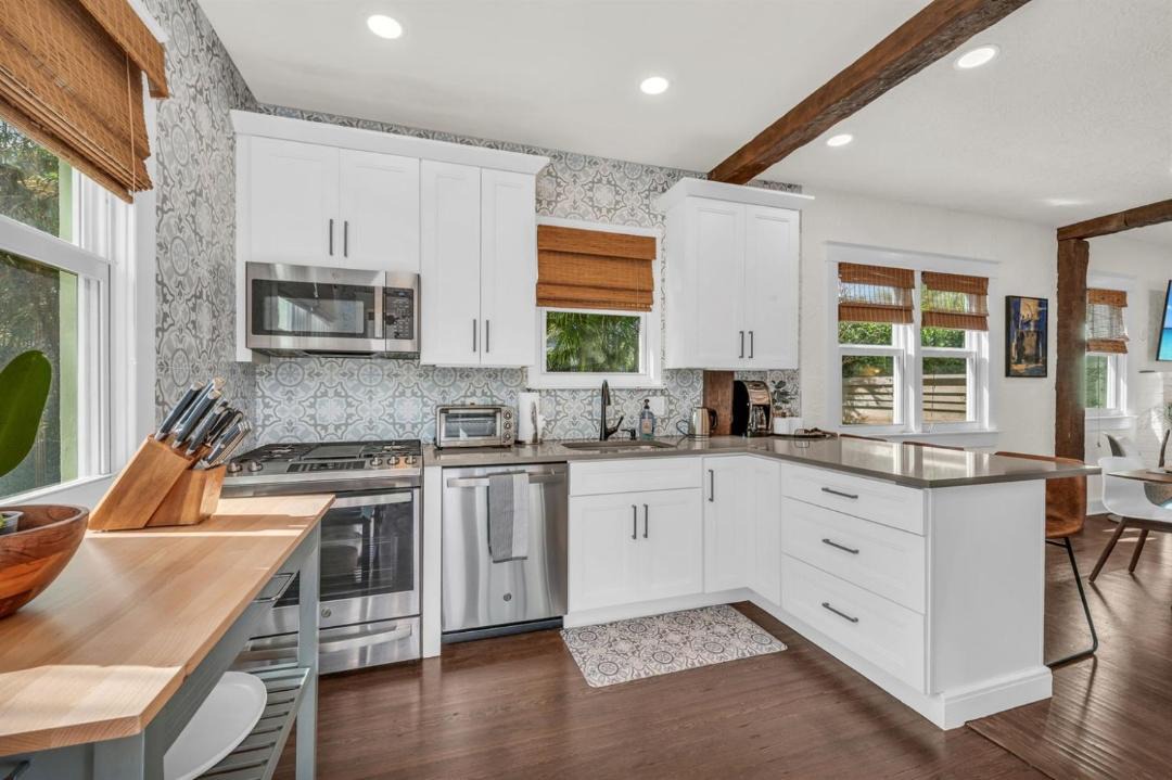 Photo of Kitchen in Flamingo Parks