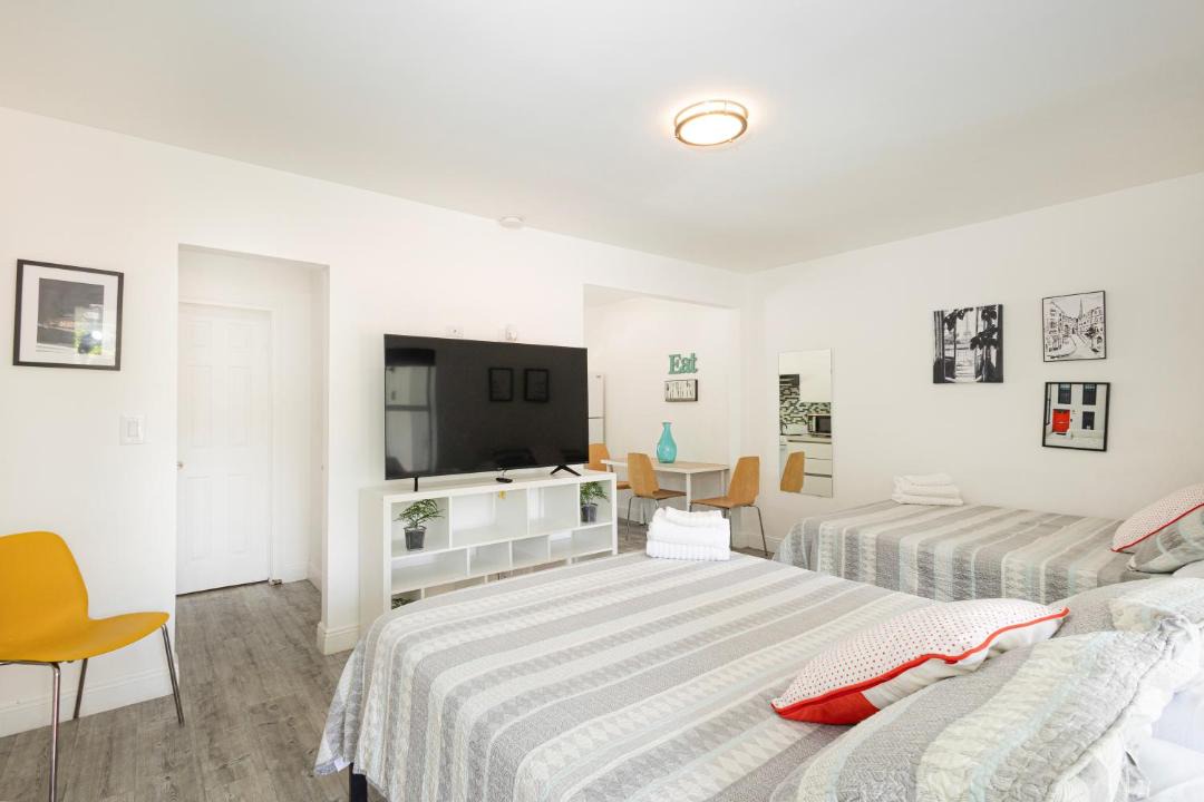 Photo of Bedroom in Edgewater