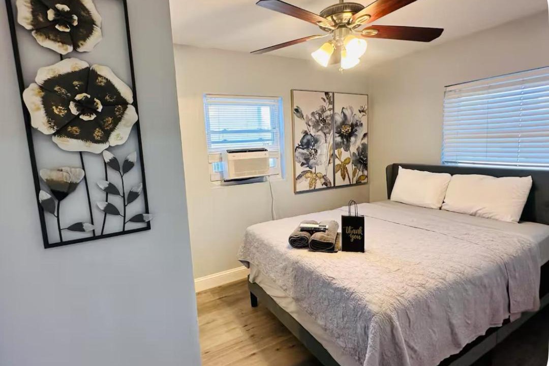 Photo of Bedroom in Bay Crest Park