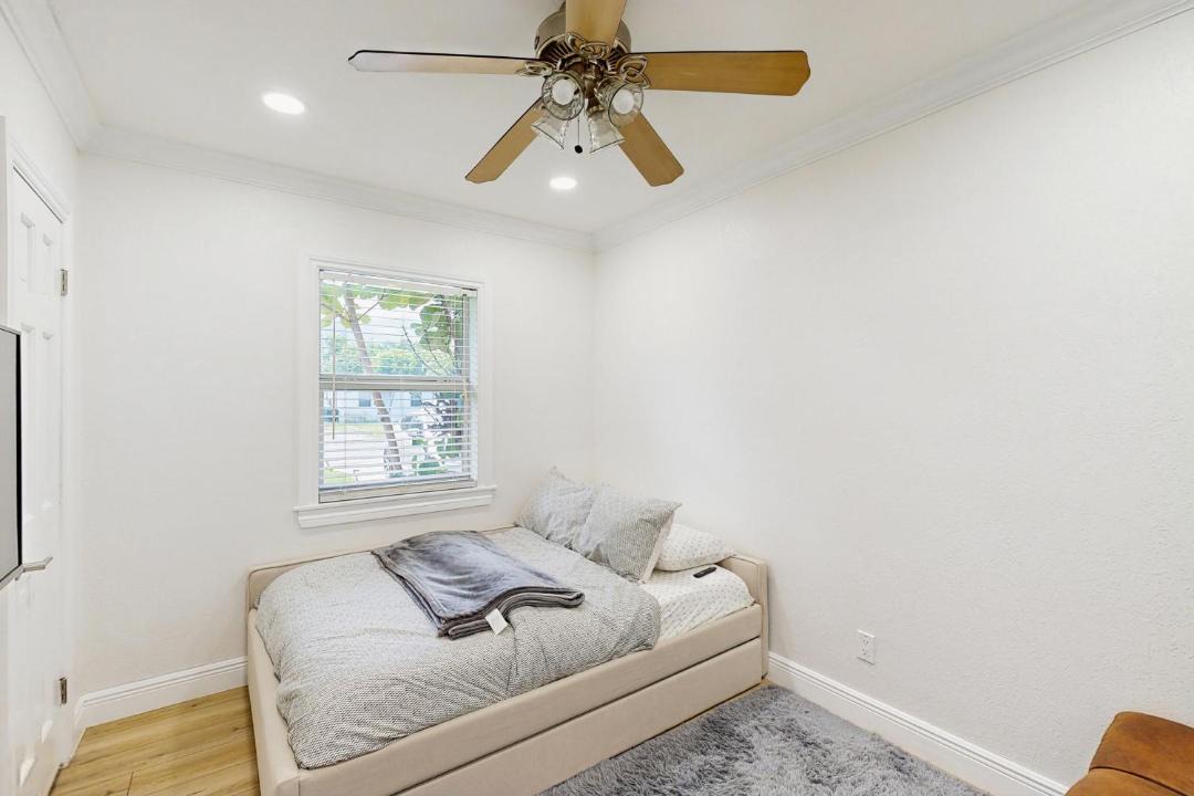 Photo of Bedroom in South Middle River