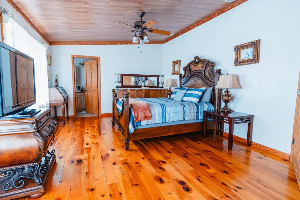 Photo of Bedroom in Sebring