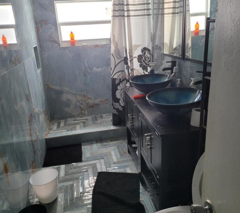 Photo of Bathroom in Poiciana Park II