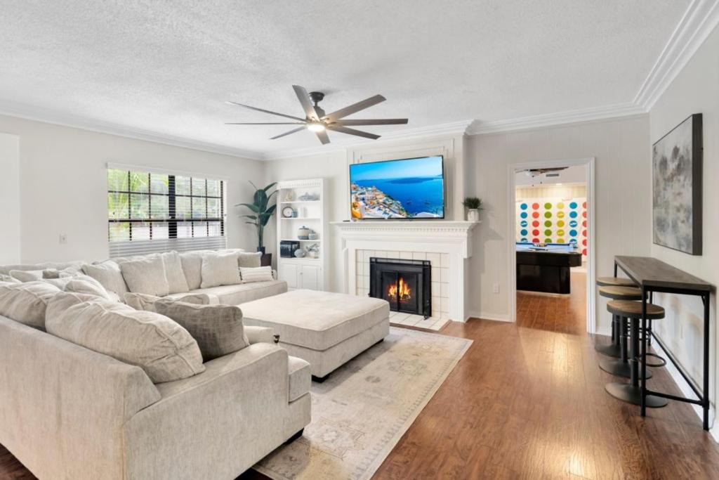 Photo of Livingroom in Allen's Ridge