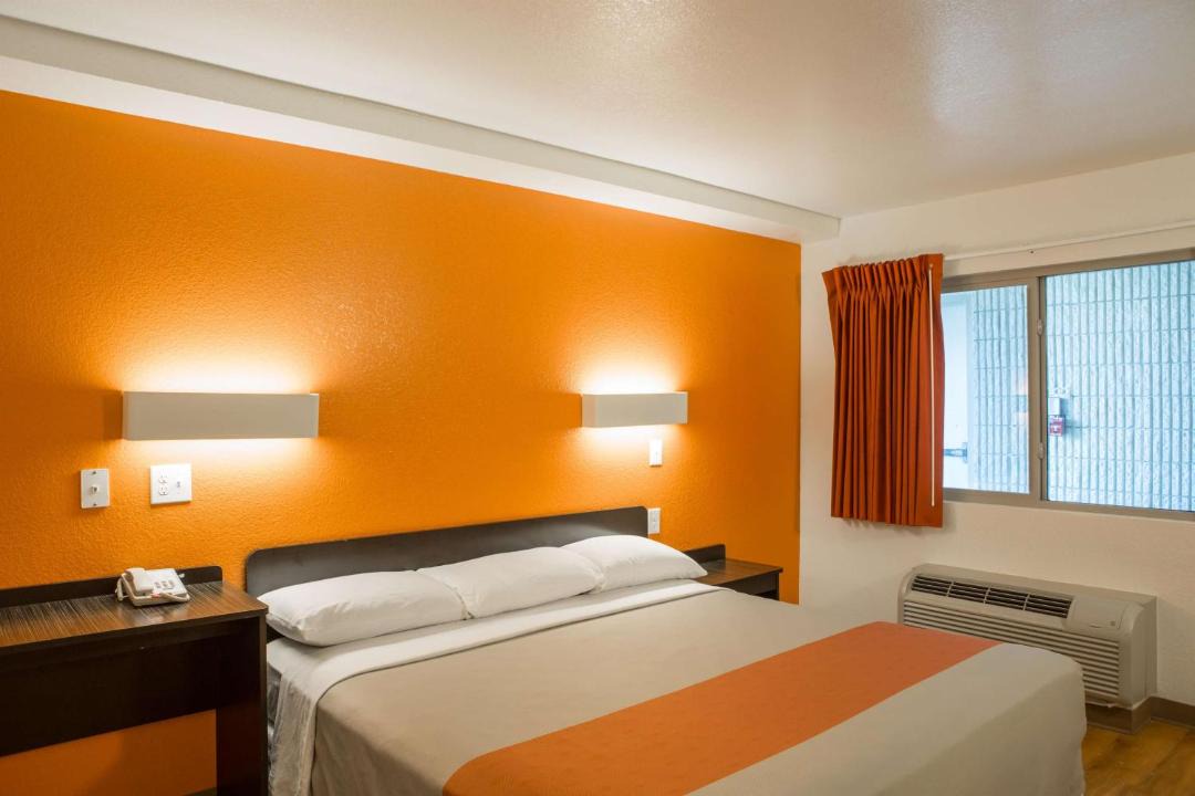 Photo of Bedroom in Cutler Bay