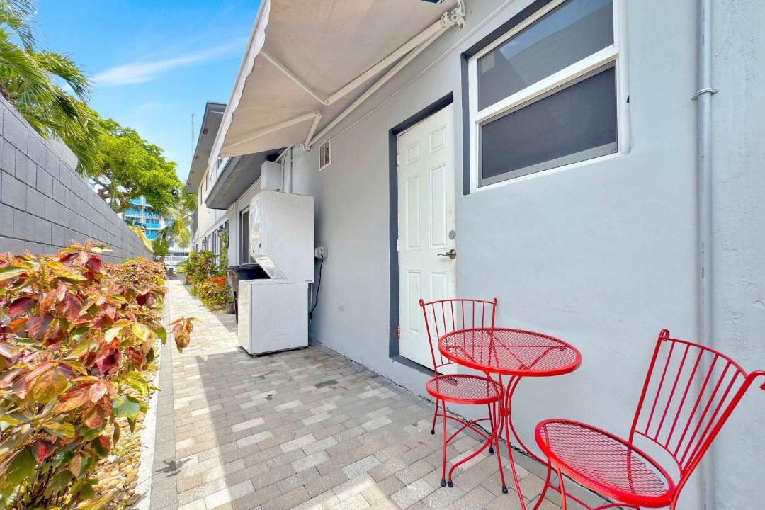 Photo of Patio Balcony in Hendricks and Venice Isles