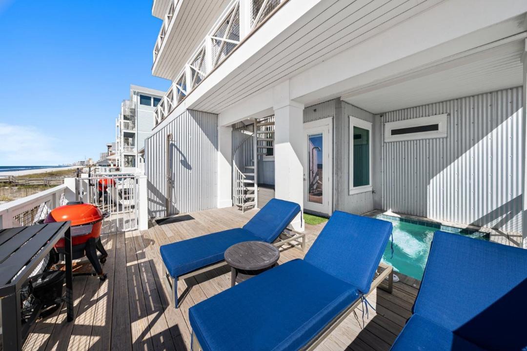 Photo of Patio Balcony in Crescent Beach