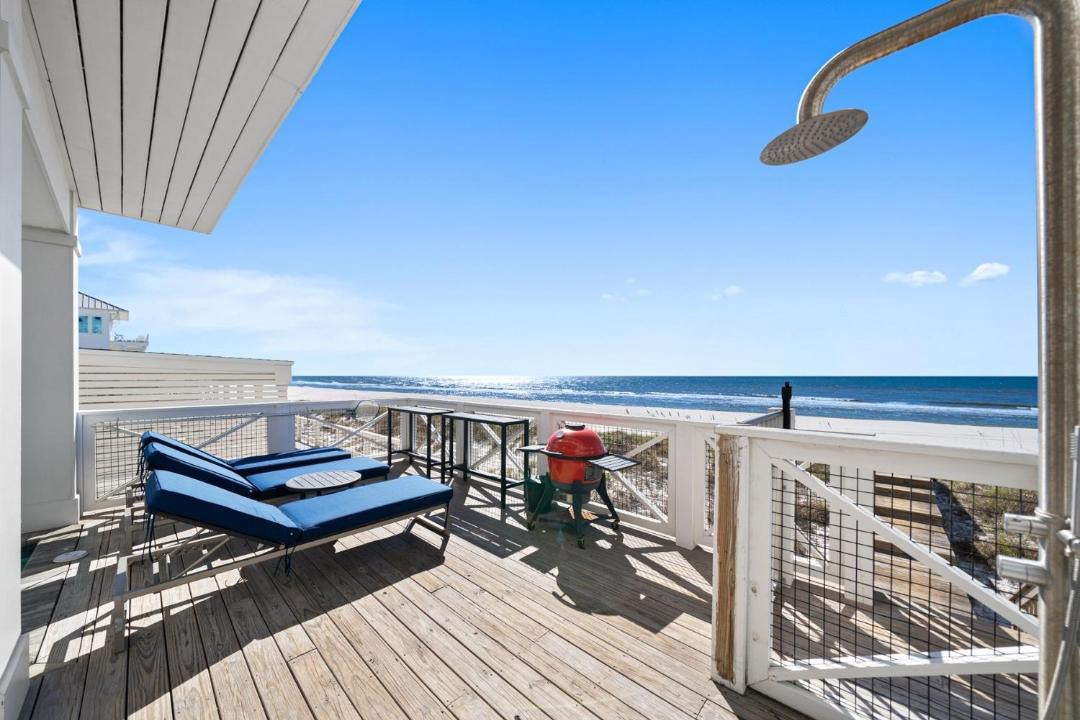 Photo of Patio Balcony in Crescent Beach