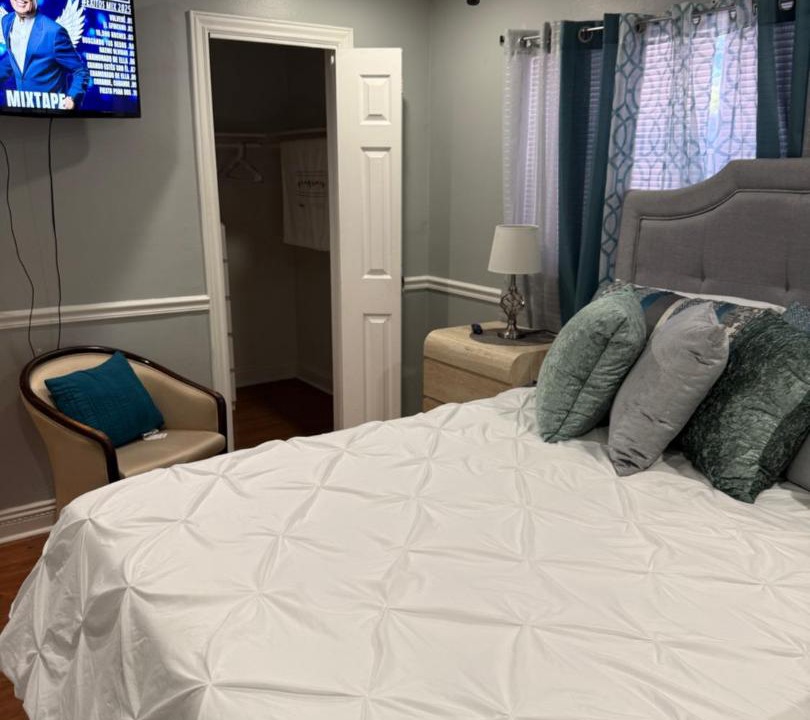 Photo of Bedroom in North Lauderdale
